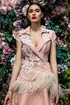 2020 m. Rožinių Plunksnų Prom Dresses V Kaklo 3D Gėlių Appliqued Zawalcowany Įžymybė Šalis, Chalatai Arbata Ilgis Kostiumas Formalaus vakarinę Suknelę