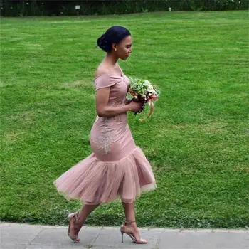 Mielas Dusty Pink Afrikos Undinė Bridesmaid Dresses Trumpas nuo Peties Tarnaitė Garbės Chalatai 2022 Užsakymą
