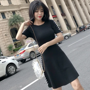 Office lady stiliaus Maža juoda suknelė vasaros moterų 2020 m. naujos Honkongo megzti suknelę Slim-line gryna spalva sudurti geometrinis suknelės