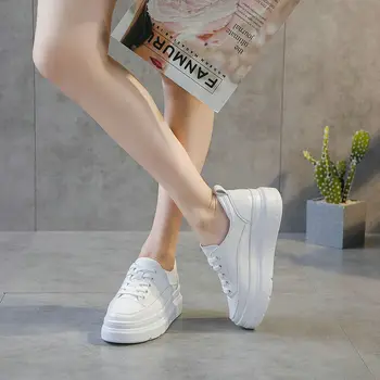Rudenį padidinti moterų bėgimo bateliai blynai storio apačioje balti bateliai oda vieno batai laukinių kvėpuojantis sportiniai bateliai ZQ-182