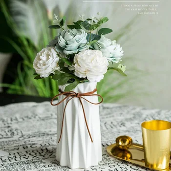 Vieningos europos - filialas core bijūnas vestuvių, turintis gėlių namų puošybai dirbtinės gėlės, dirbtinės gėlės.