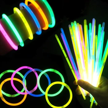 100vnt/Daug Spalvų Fluorescencinė Šviesa šviečia Tamsoje Stick Šalies Prekių Švyti Lazdos Apyrankės Vaikams Šviesą Žaislai, Vestuvių Dekoras