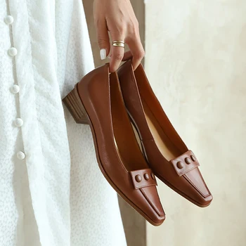 2021 Glausta Dizaineris Vestuvių Atsitiktinis Moterų Bateliai natūralios Odos Siurbliai mažai Aukštakulnius batus moteris Pavasario Naujausias juoda ruda winered