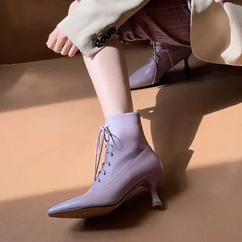 MLJUESE 2021 moterų minkštas kulkšnies batai karvės odos nėriniai-up batai žiemą trumpas pliušinis pažymėjo tne aukšti kulniukai moterų batai