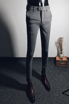 2018 nauja rudens ir žiemos dryžuotas atsitiktinis kelnės vyrams korėjos kelnės jaunimo plaukų stilistas mados vyrų kojų kelnės banga