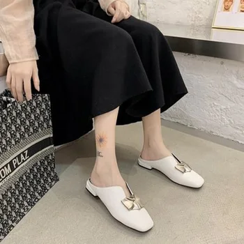 2020 metų vasaros naują ponios sandalai ir šlepetės laukinių patogus metalo apdaila aikštėje galvos Baotou korėjos moterų šlepetės