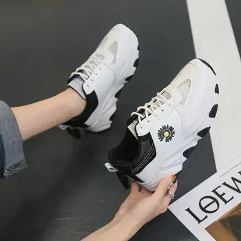 Akių orui tėtis batai moterų avalynė vasaros 2020 naujų mažų saulučių balti bateliai laukinių sporto mesh bateliai Z883