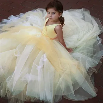 Geltonos Spalvos Gėlių Mergaičių Suknelės, Vestuvių 2019 V Kaklo Klostes Kamuolys Suknelė Grindų Ilgis Kuklus Mergaičių Suknelės Inscenizacija Šalies Chalatai