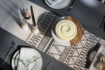 Ins mados staltiesė takelis geometrinis juoda balta juostele marokas Šiaurės stiliaus dizainas