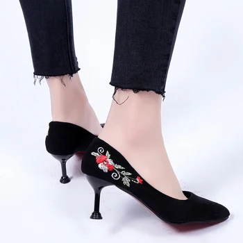 Kinų stiliaus aukšti kulniukai, Elegantiška ponia Pavasario batai Seklių burną siuvinėjimo Siurbliai Patogus Mokasīni, zapatos de mujer U22-65