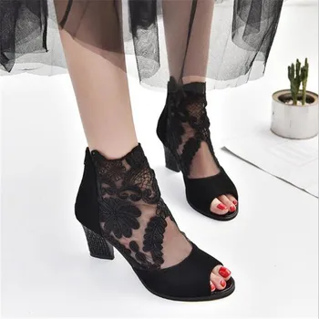 Nauja Stiliaus Romos Sandalai Moterims Siurbliai Europos Bateliai Ponios Sexy Tuščiaviduriai Kryžiaus Nėrinių Kniedės Stiletto Kulniukai Batai