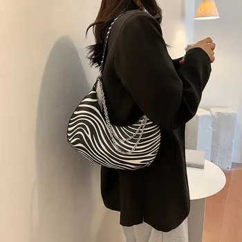 Krepšys moterų 2020 m. naujos mados laukinių vakarų stiliaus grandinės pečių maišą retro nišą dizaino pažasties maišelį kuprinės mielas pusėje krepšys