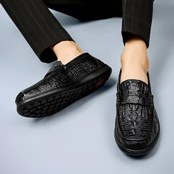 Laisvalaikio sapatos juoda butas informales zapatos vyras 2020 para odos patogus mens atsitiktinis masculino sportbačiai karšto kvėpuojantis