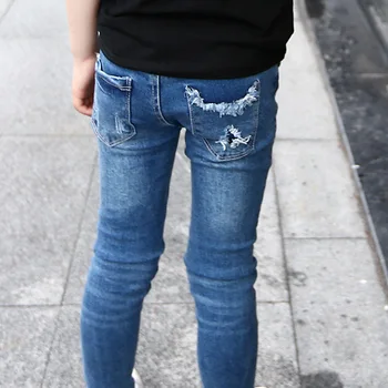 Merginos džinsai pavasario ir vasaros modeliai 2018 tendencija džinsinio audinio kelnės vaikams laisvalaikio skylę, kelnės, džinsai vaikams