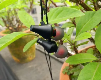 Karšto pardavimui, 3 dydis juoda-raudona dviejų spalvų silikono izoliaciją ausinių pumpurai patarimai ausinių eartips ausų už universali laisvų rankų įranga 3pair