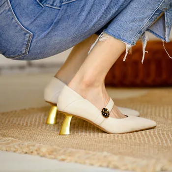 Moterų batai 2020 m. bendrosios batai minkštos gumos juosta apačioje paprasta vidurio kulno ryžiai, balta pavasarį ir rudenį